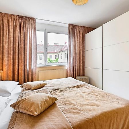 Peaceful Belvedere Apartment In Safe, Quiet & Central Location Виена Екстериор снимка