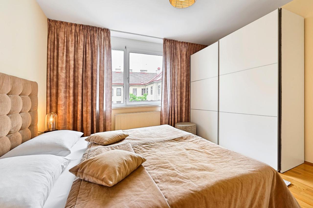 Peaceful Belvedere Apartment In Safe, Quiet & Central Location Виена Екстериор снимка